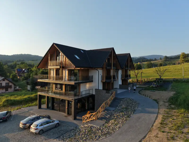 dji_fly_20260627_194318_0041_1782583005063_photo